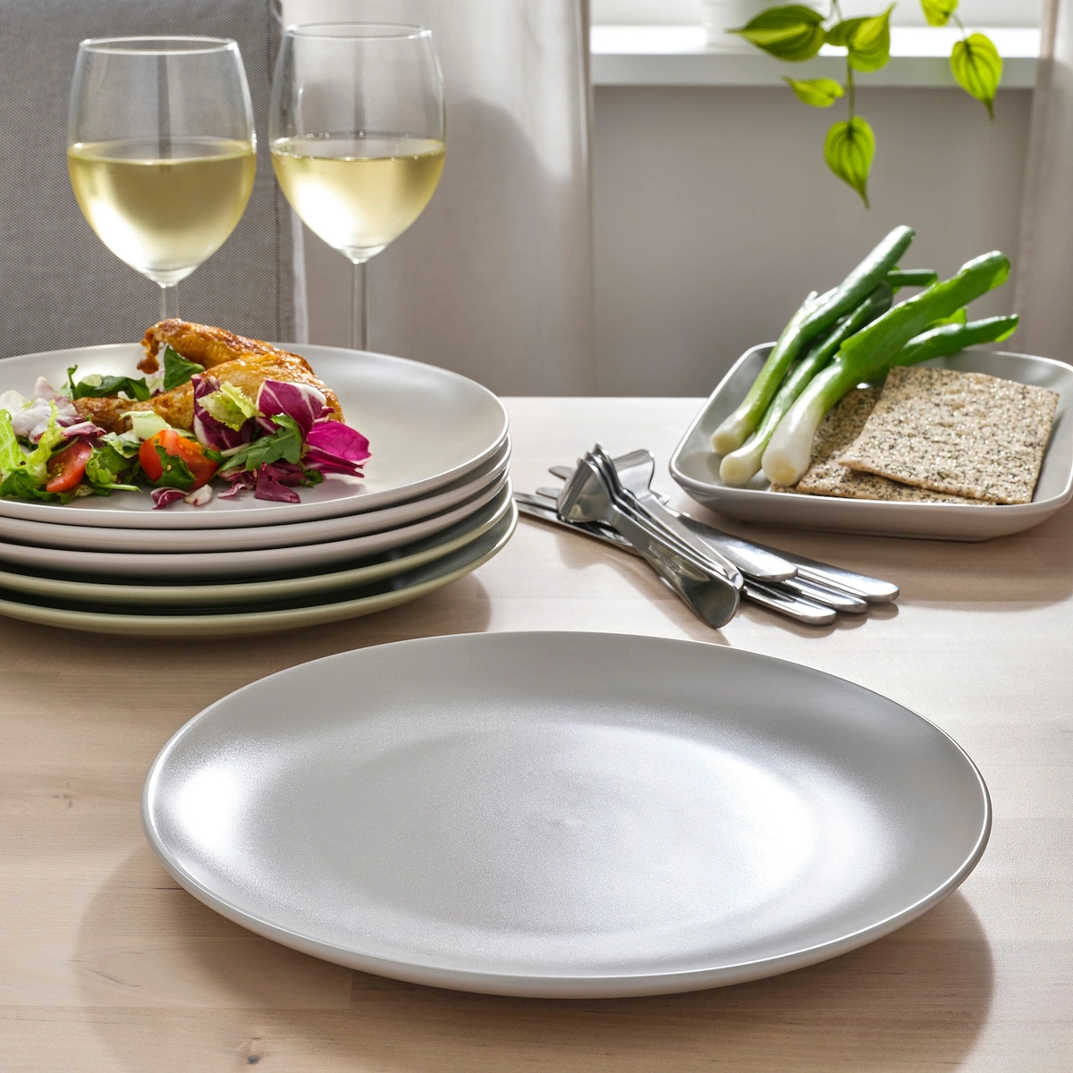 سرویس غذاخوری IKEA مدل FARGKLAR رنگ طوسی کمرنگ مات
